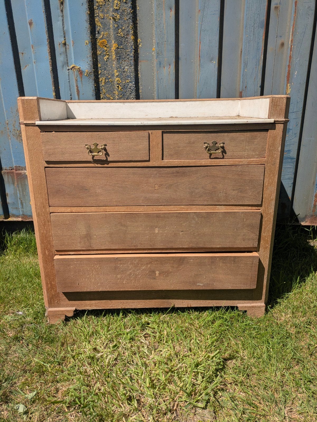 Oud wastafel meubel, Enlèvement