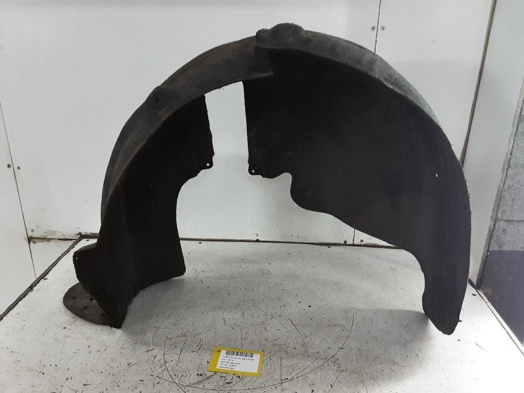 PARE BOUE ARRIERE DROIT Ford Focus 4 (JX7BA278B50AB), Garde-boue, Arrière, Henry-Ford-Straße  1
50735  Köln, DE, Ford-Werke GmbH