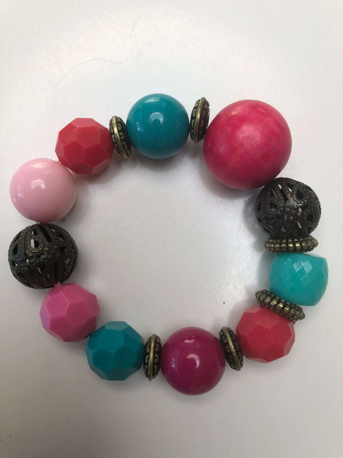 Kleurige armband op elastiek, Bijoux, Sacs & Beauté, Bracelets, Enlèvement, Comme neuf, Élastique