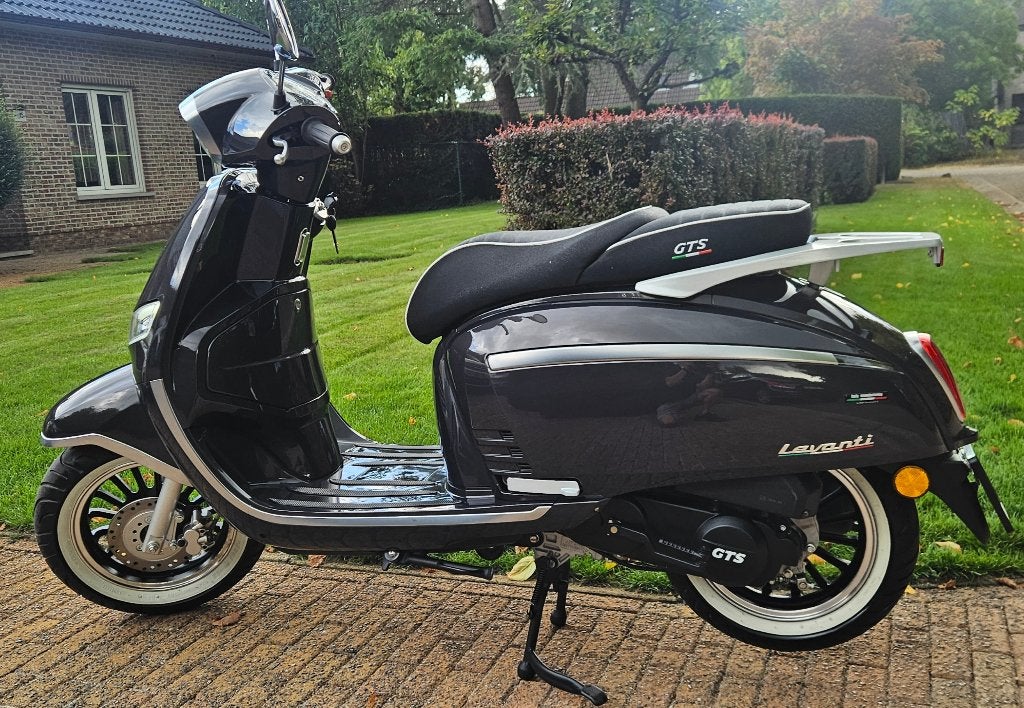 Scooter GTS Levanti 2098km ZONDER rijbewijs, Fietsen en Brommers, Scooters | Overige merken, Ophalen, Zo goed als nieuw, Klasse A (25 km/u)