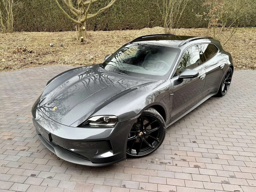 Porsche Taycan Sport Turismo 105kWh/BOSE/Pano/21"/ACC/Top!, Autos, Porsche, Cuir, Argent ou Gris, Achat, 2270 kg
