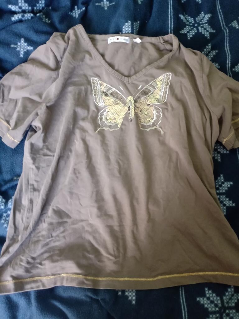 Bruine T-shirt met vlinder, Kleding | Dames, T-shirts, Ophalen of Verzenden, Maat 42/44 (L)