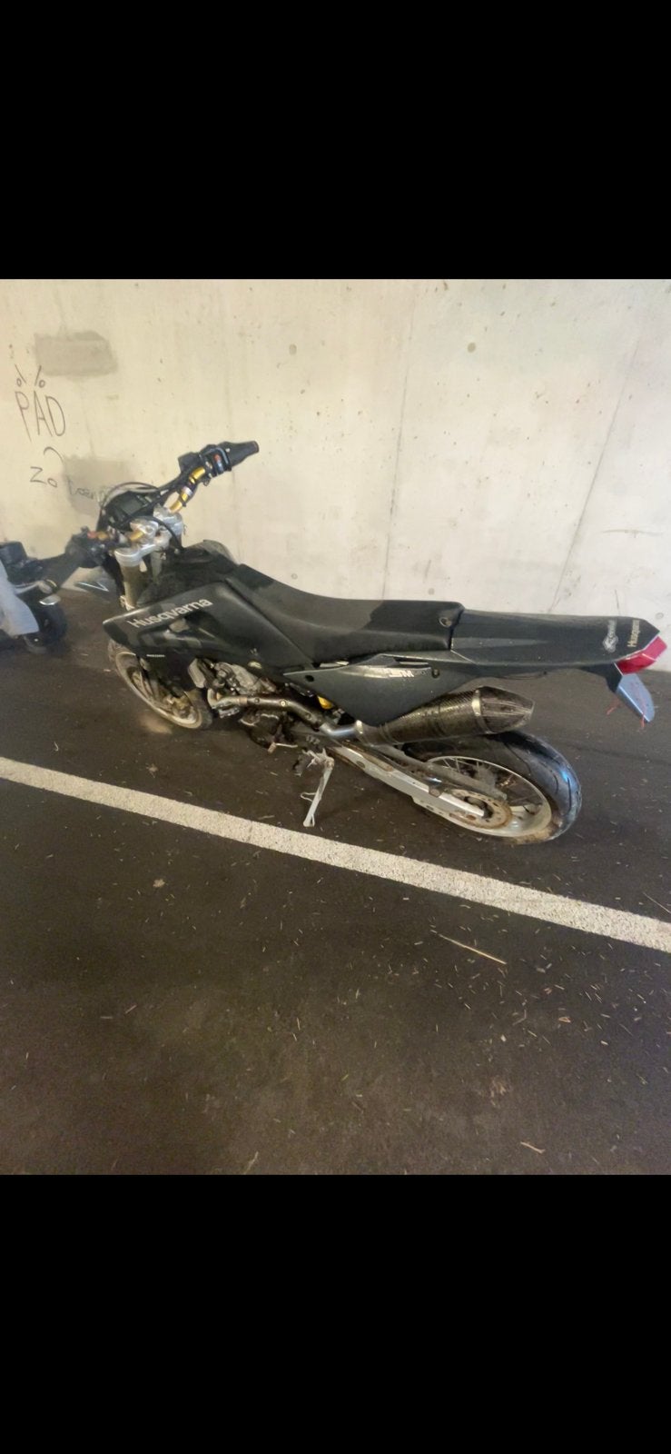 Husqvarna sm610 zonder paps zoek en booster a klasse, 2 cilinders, Sportuitlaat, Occasion, Particulier