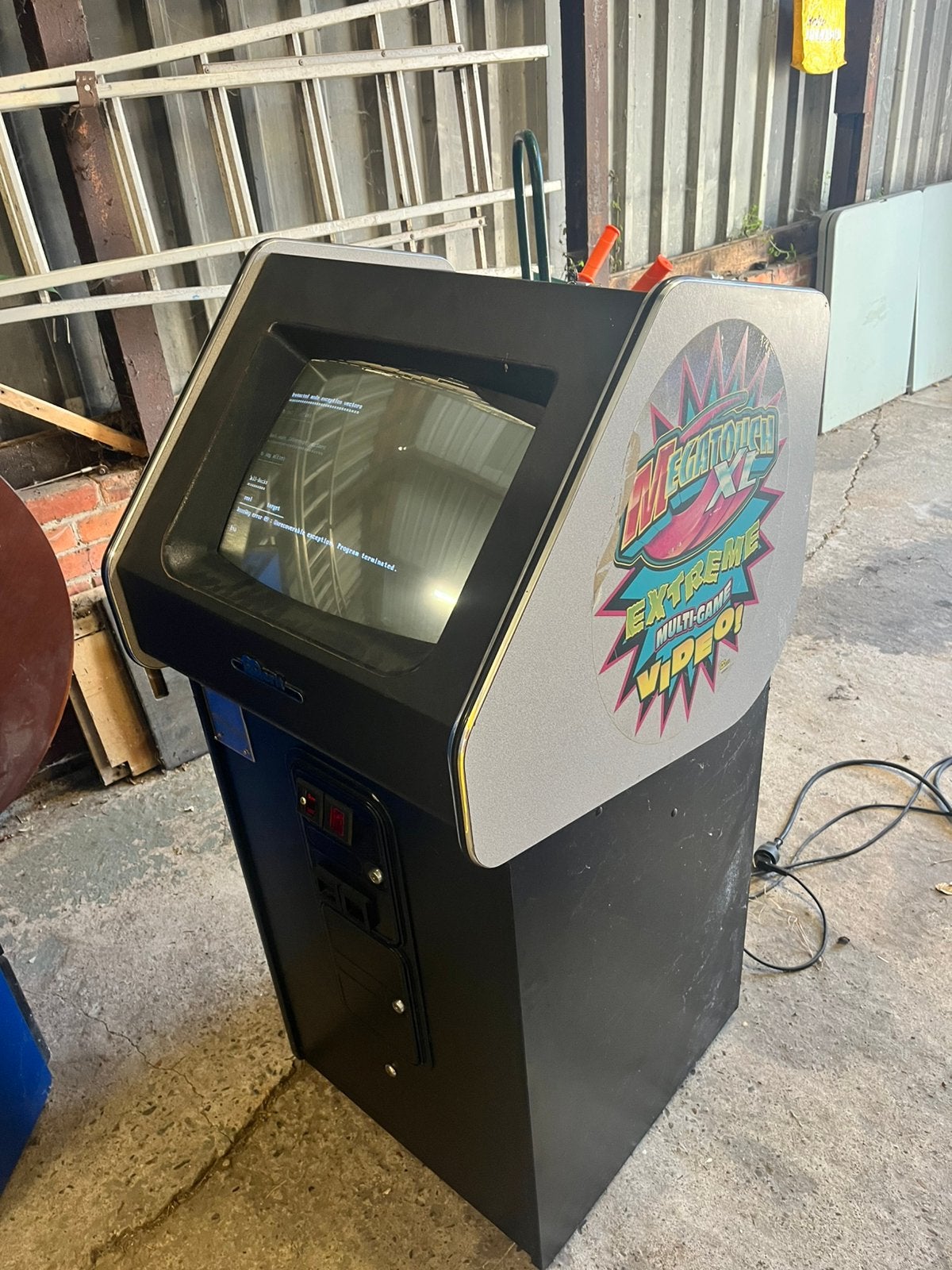 Megatouch XL arcade, Verzamelen, Automaten | Gokkasten en Fruitautomaten, Overige munten, Ophalen, Gebruikt, Met sleutels
