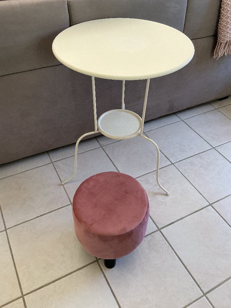 Witte IKEA Lindved Bijzettafel & Roze Velvet Krukje / Poef, Ophalen, Zo goed als nieuw, Rond
