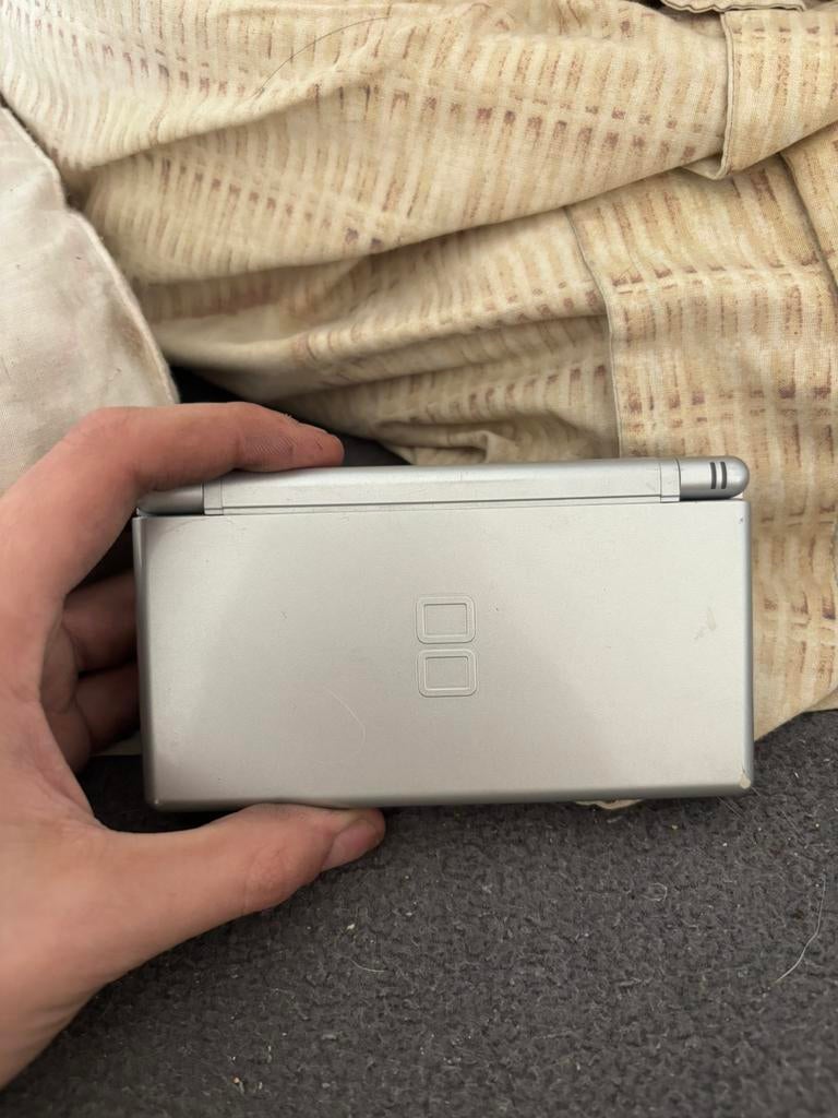 Nintendo ds lite (retro), Games en Spelcomputers, Spelcomputers | Nintendo DS, Ophalen, Zo goed als nieuw, DS Lite