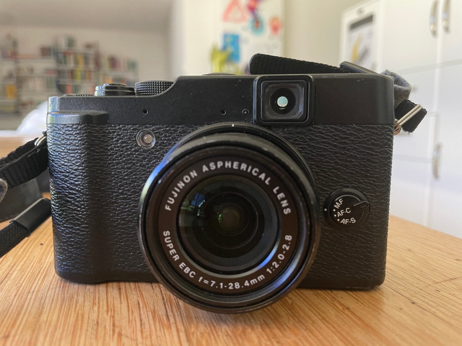 Prachtige Fujifilm X10 - Retro design & Lichtsterke lens, Enlèvement ou Envoi, Comme neuf