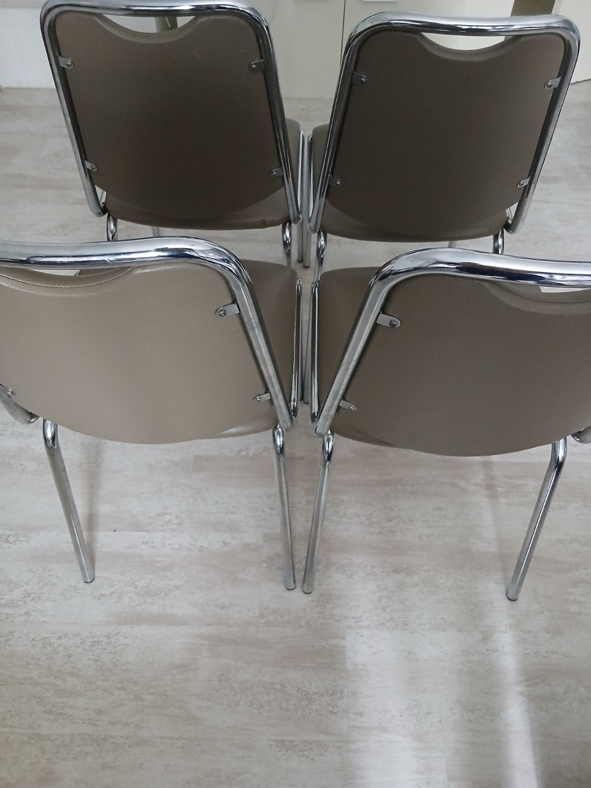 stoelen keuken, Ophalen
