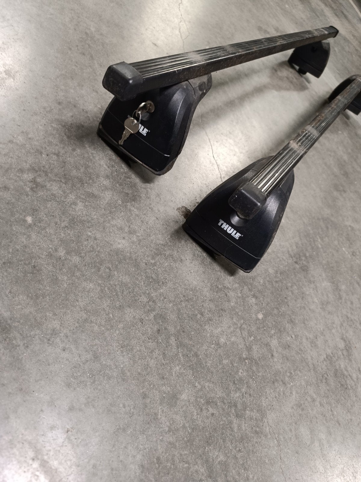 Dakdragers Thule

 Is nog perfect staat, Ophalen