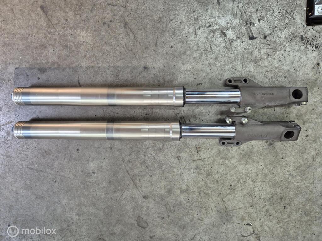 Voorpoten voorvork instelbaar Monster 900 750 600 SS 888 851, Motoren, Gebruikt, Factorystore.service@ducati.com, Ophalen of Verzenden