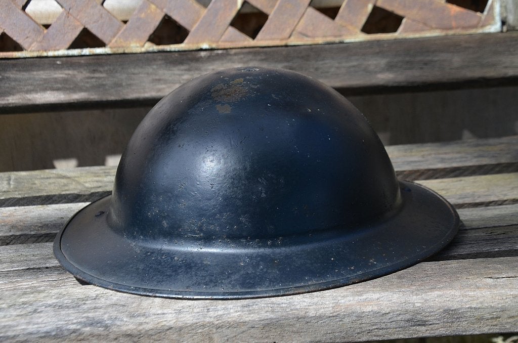 Belgische helm burgerbescherming 1957 blauw, Ophalen of Verzenden, Landmacht, Helm of Baret