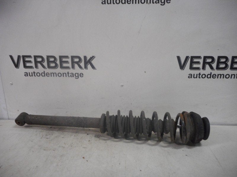 VEERPOOT ACHTER Ford Ka I (01-1996/11-2008), Gebruikt, Henry-Ford-Straße  1
50735  Köln, DE, Ford-Werke GmbH, Kunden@ford.com