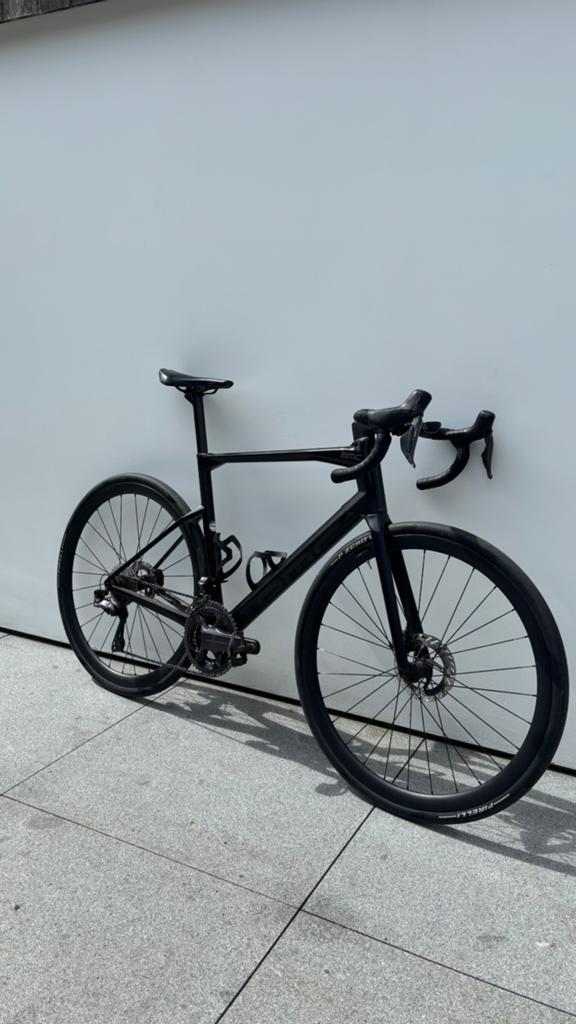 BMC Roadmachine 01 Five 2023, Fietsen en Brommers, Fietsen | Racefietsen, Gebruikt, Meer dan 20 versnellingen, Schijfrem, Carbon