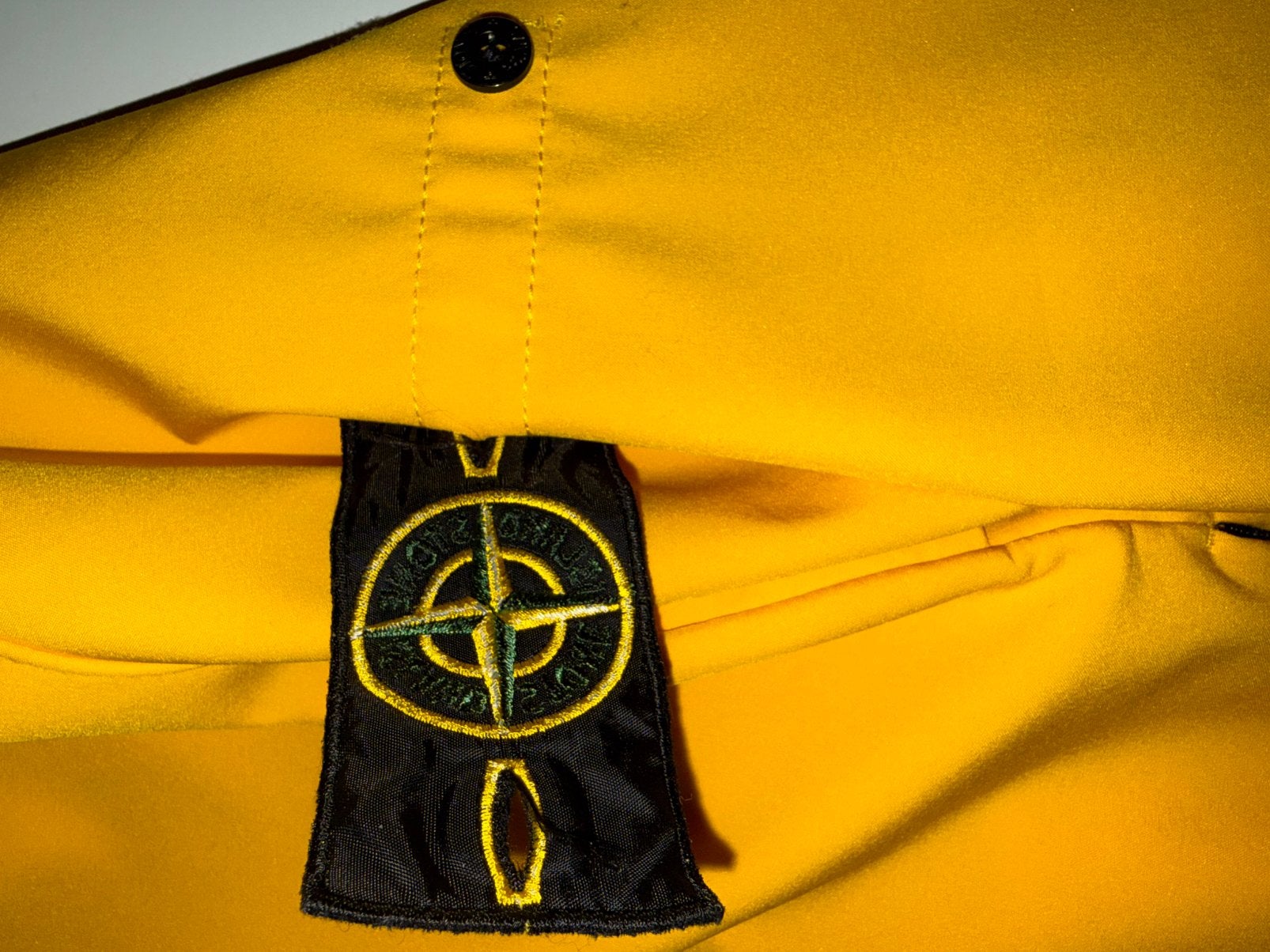 Stone island soft shell, Ophalen, Zo goed als nieuw, Maat 48/50 (M), Geel