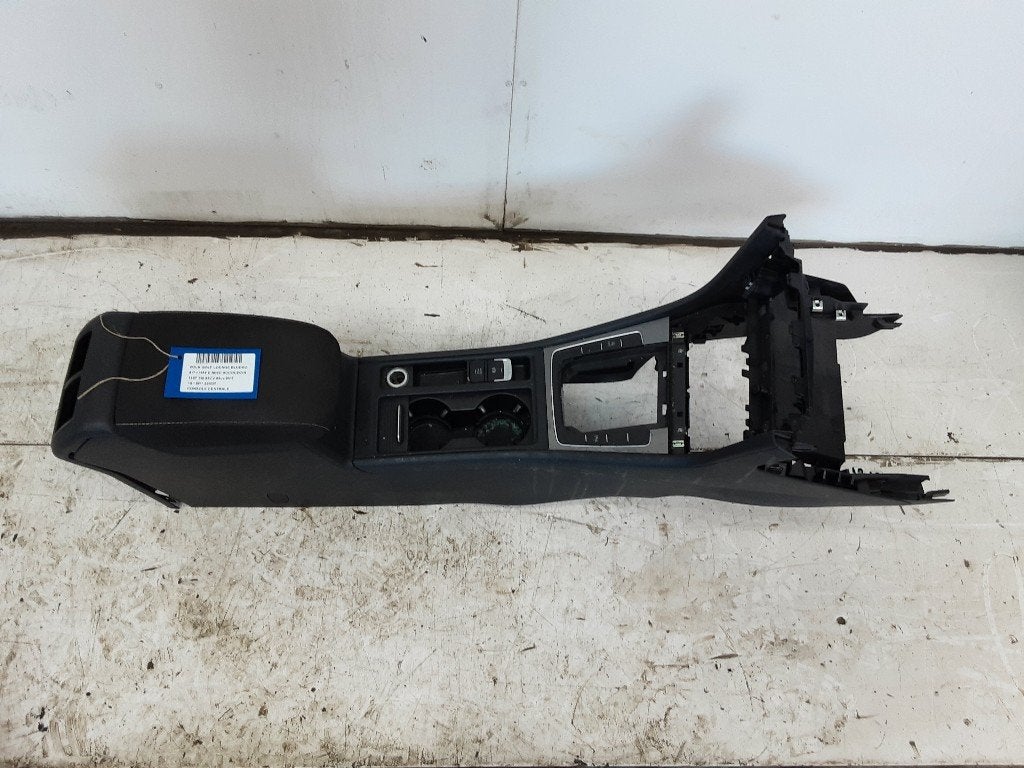 CONSOLE CENTRALE Volkswagen Golf VII (AUA) (01-2012/03-2021), Volkswagen, Mevr. I. Hauben, Utilisé, Rue de l'Espoir 34 34
4030  GRIVEGNÉE, BE