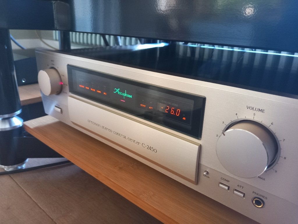 Accuphase C 2450 + AD 2820, Ophalen, Zo goed als nieuw, Stereo