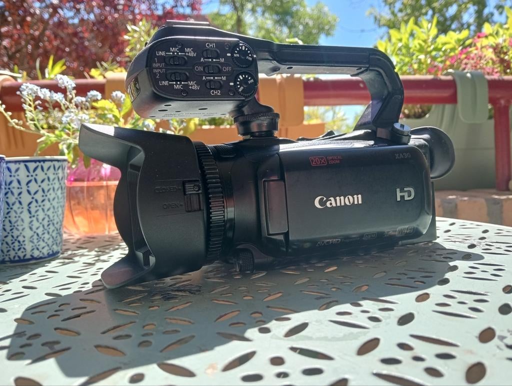 CANON XA30 camera HD CMOS PRO INFRARED inc accu en lader, Ophalen of Verzenden