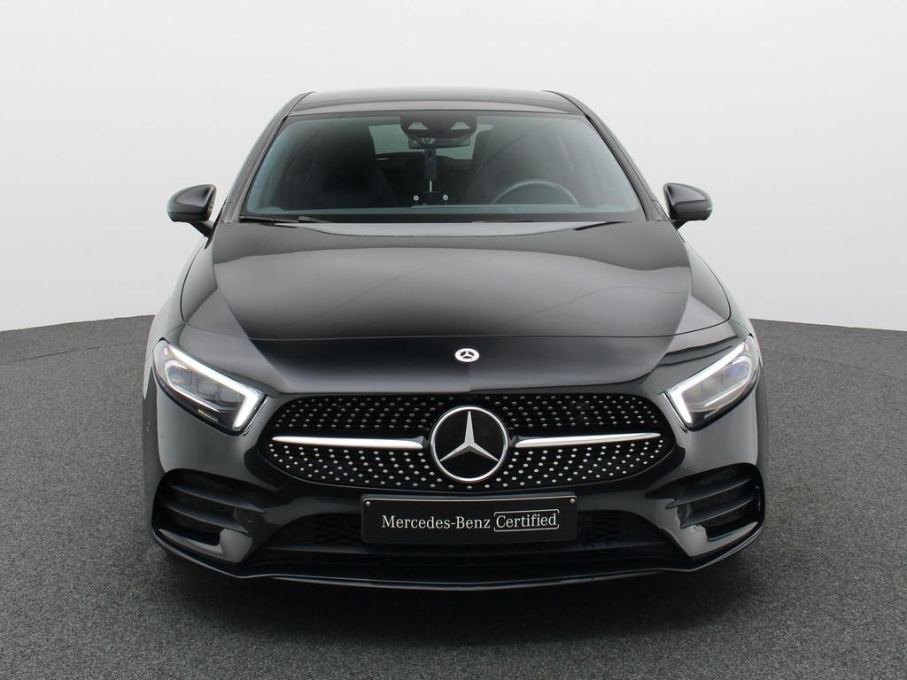 Mercedes-Benz A 200 AMG Line + PANORAMISCH DAK + MULTIBEAM L, Stof, 4 cilinders, Zwart, 120 kW