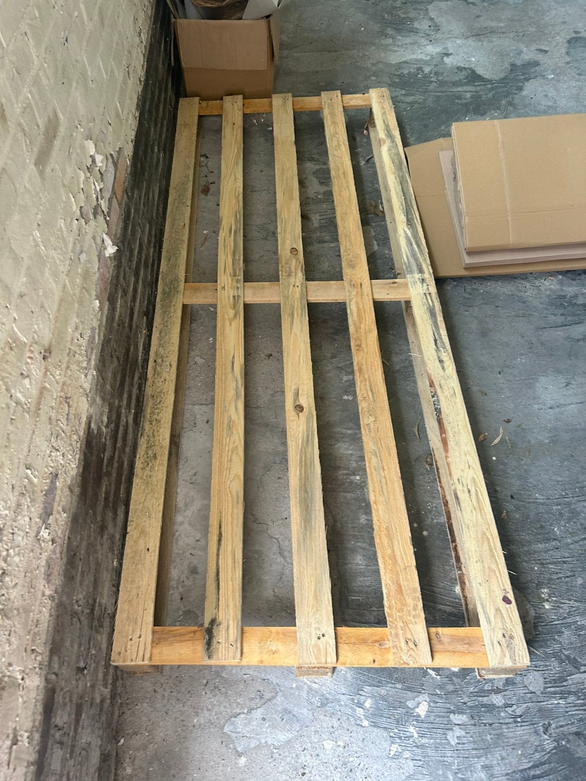 Houten pallet 2 meter op 80 cm, Doe-het-zelf en Bouw, Ophalen, Zo goed als nieuw, Pallet