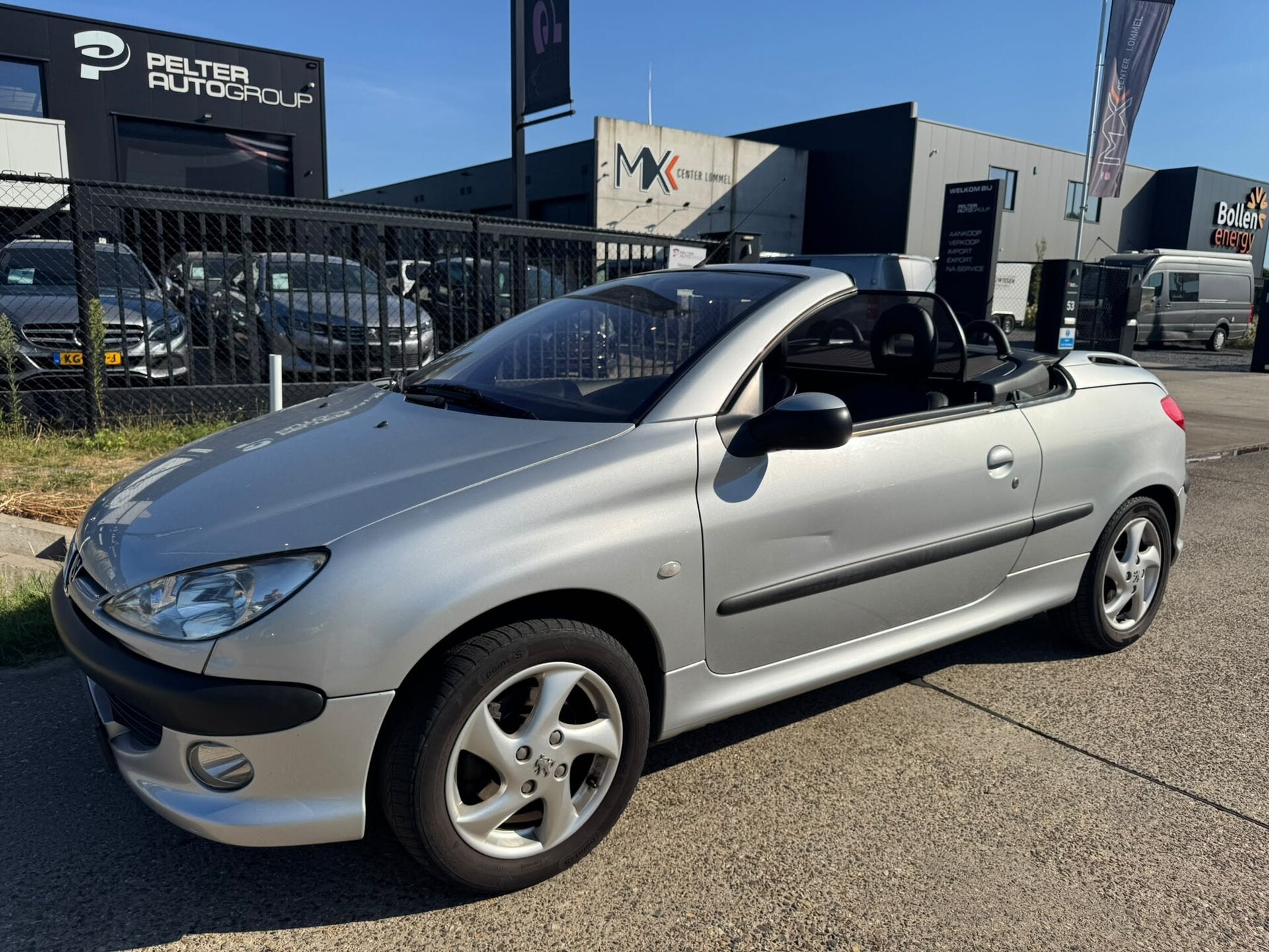 Peugeot 206 1.6i Cabriolet Automaat Airco Gekeurd vvk, Auto's, 0 cilinders, Zwart, Cabriolet, 0 kg