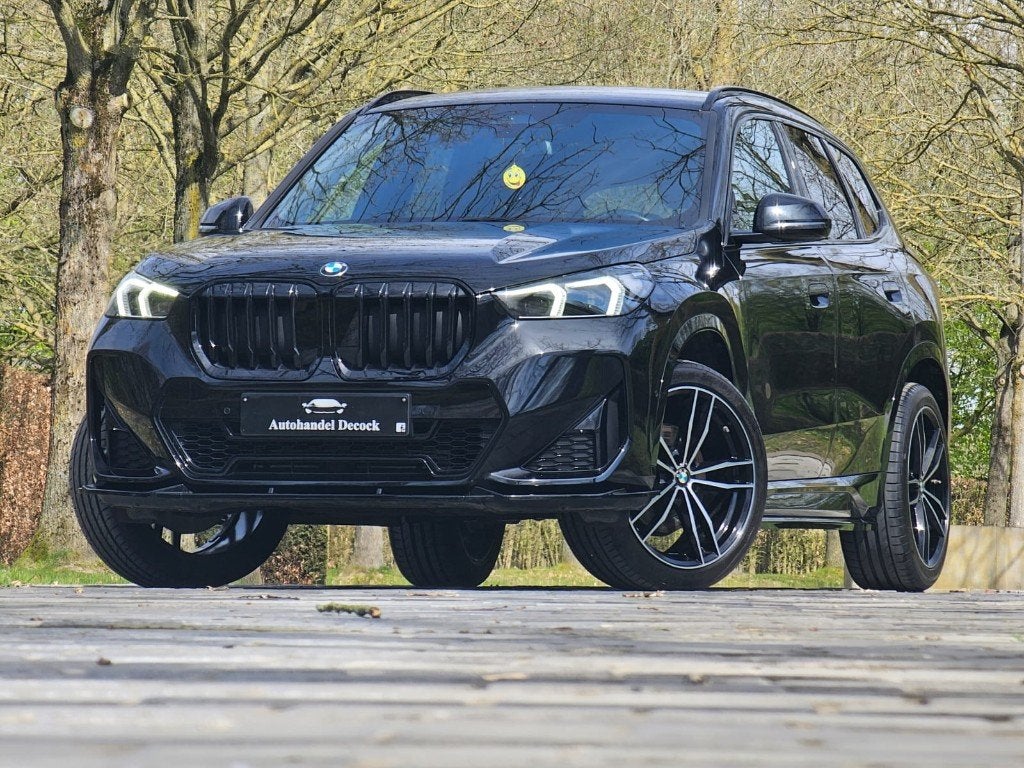 Bmw X1 Sdrive 20i M sport | 20INCH | TREKHAAK | CAMERA, Auto's, BMW, 1800 kg, Zwart, Leder, 5 zetels