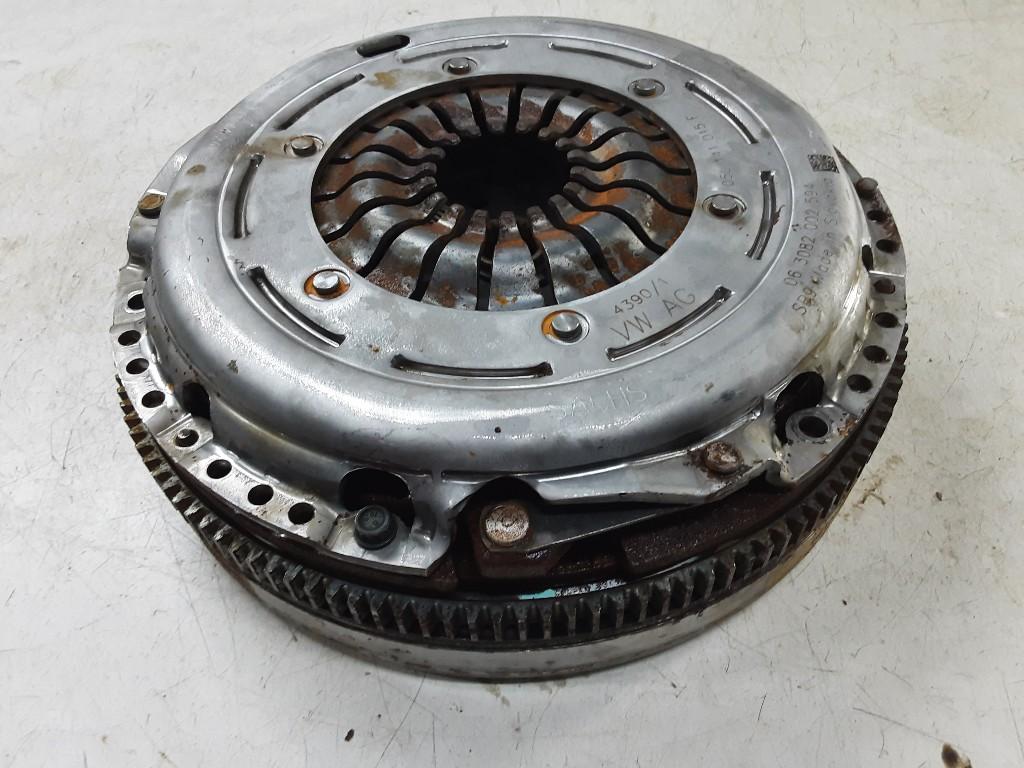 VOLANT MOTEUR BI-MASSE Audi A3 Sportback (8YA) (05L141015F), Autos : Pièces & Accessoires, Utilisé, Audi