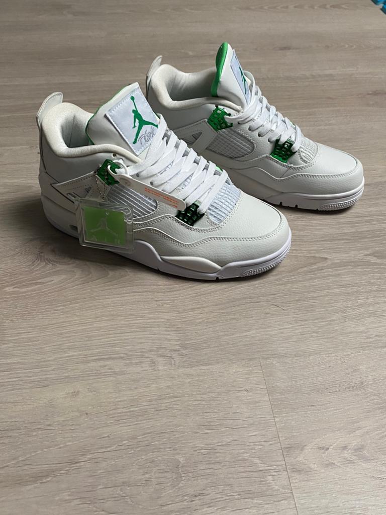 Jordan 4 retro metallic green - maat 44,5, Ophalen, Nike, Overige typen, Zo goed als nieuw