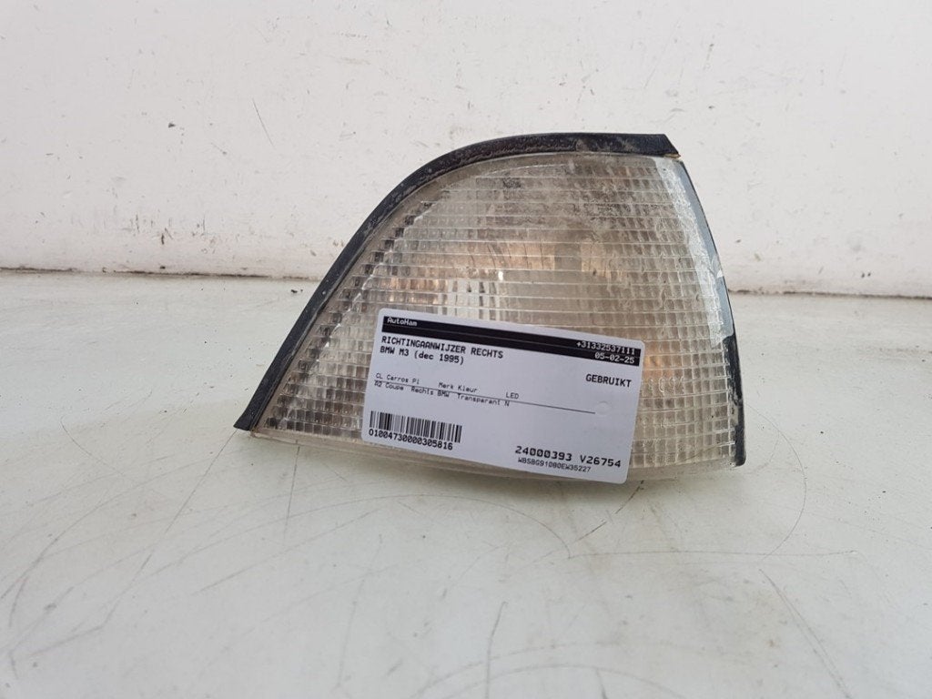 CLIGNOTANT DROIT 3 serie (E36 / 2) (|82199403096|9403096|), Utilisé, BMW, Petuelring 130
80809  München, DE, Bayerische Motoren Werke AG