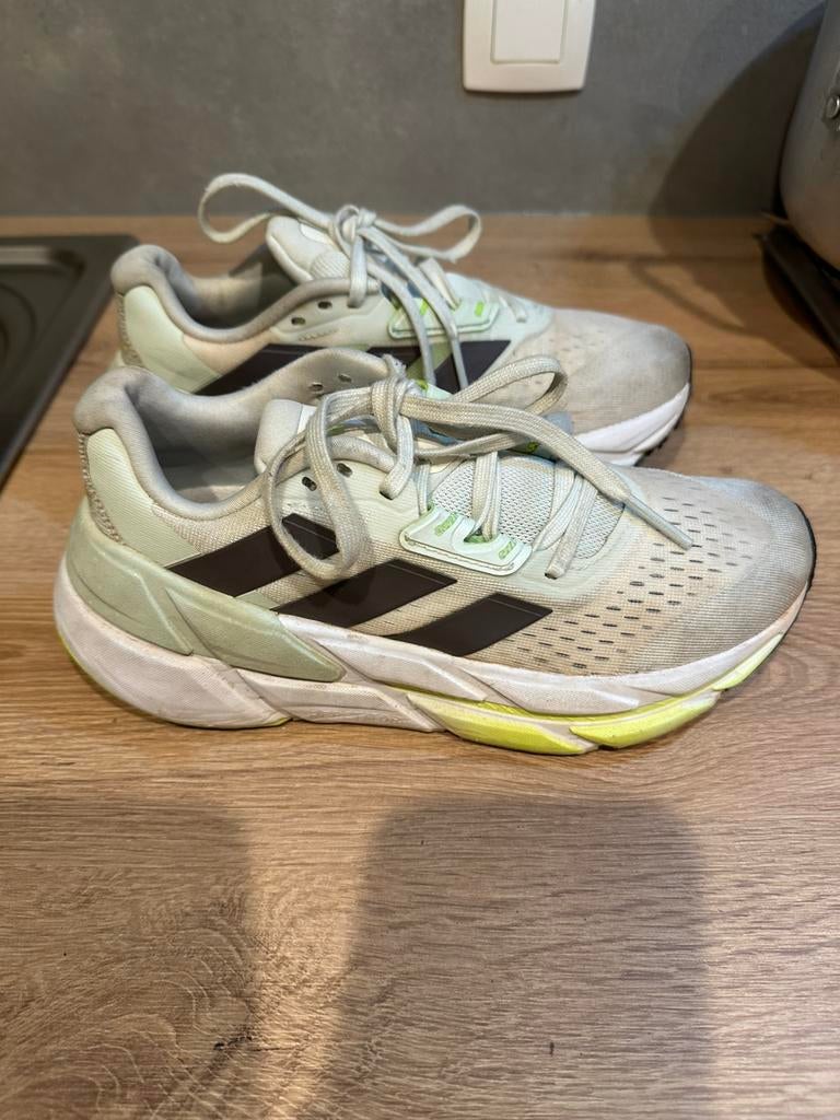 Chaussures  adidas en excellent état taille 37, Enlèvement, Comme neuf
