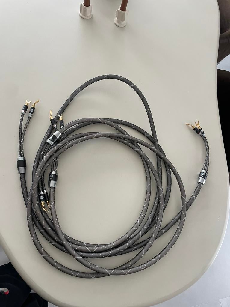 High-end luidsprekerkabels met spade connectors 2x4m, Ophalen of Verzenden, Zo goed als nieuw, 2 tot 5 meter, Luidsprekerkabel