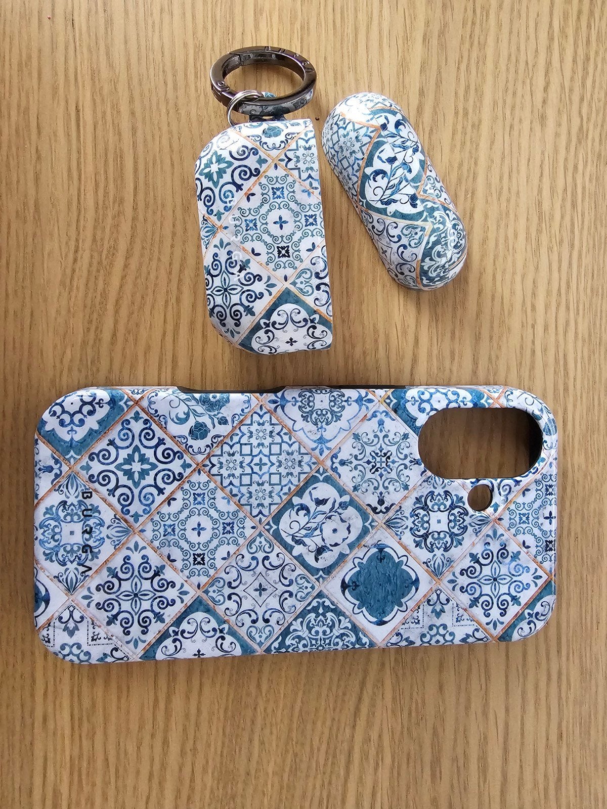 BURGA covers iPhone 16 & AirPods Pro2, IPhone 16, Ophalen of Verzenden, Zo goed als nieuw, Burga
