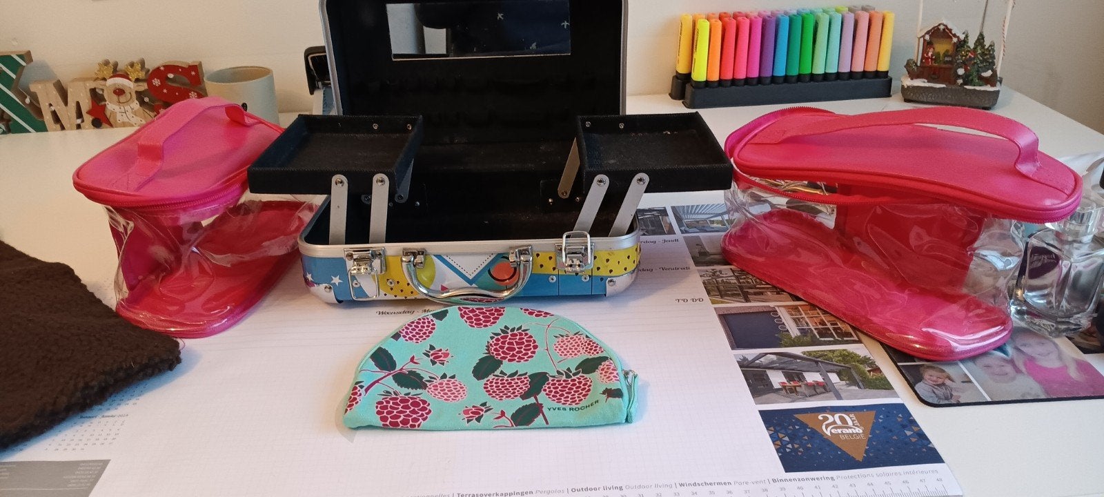 beautycase en toilettasjes samen voor 1 euro, Handtassen en Accessoires, Beautycases, Ophalen of Verzenden
