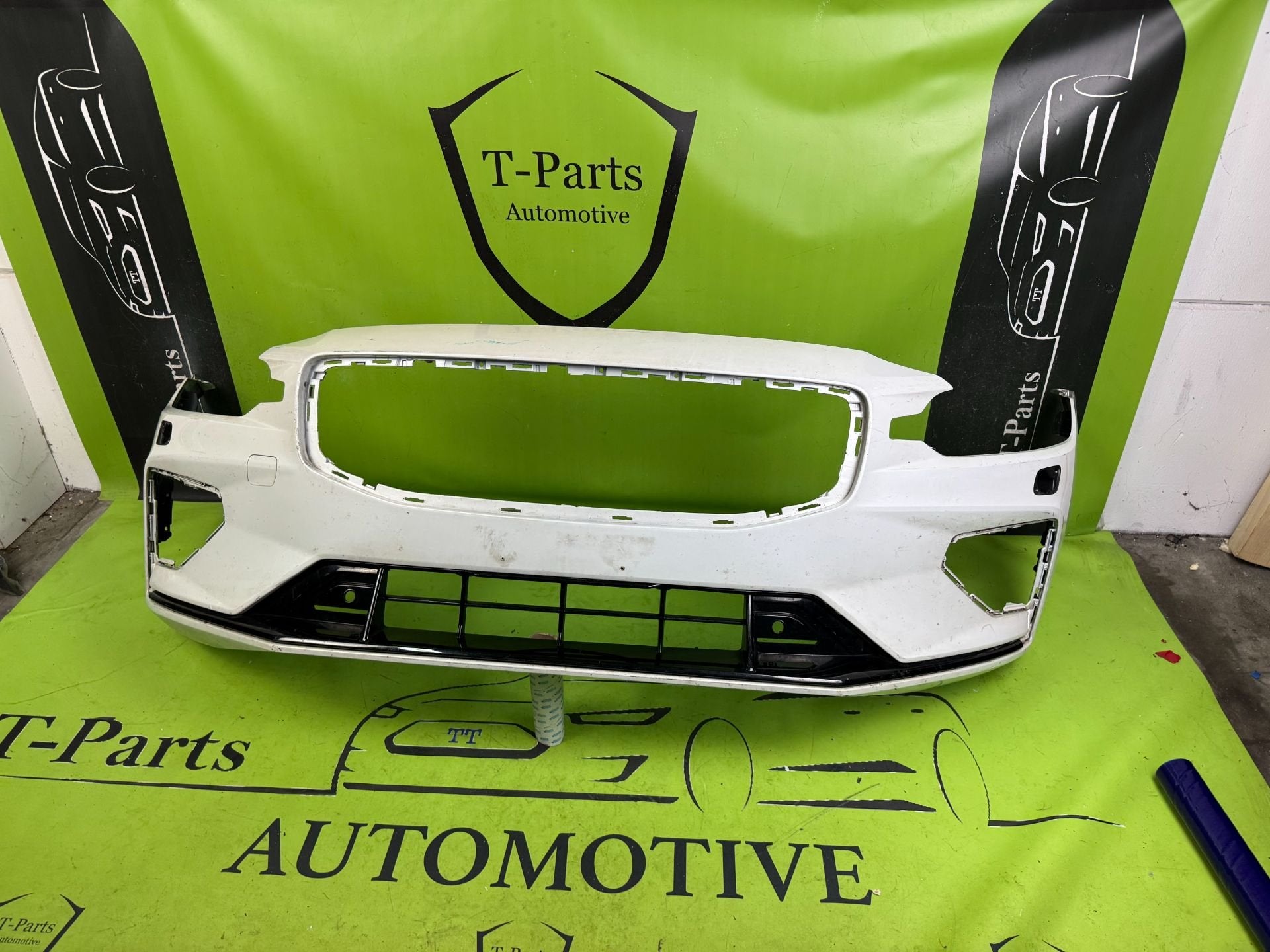 Pare-chocs avant Volvo S60 V60 design R, Neuf, Gunnar Engellaus vag 8
405 31  Gothenburg, SE, Pare-chocs, Info@volvocars.com