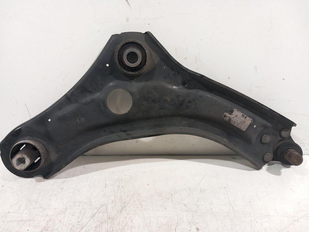 Draagarm rechts voor Renault Mégane, Auto-onderdelen, Onderdelen@venauto.nl, Van der Ven Autorecycling B.V., Gebruikt, Ettenseweg 76, 4706 PB Roosendaal, The Netherlands