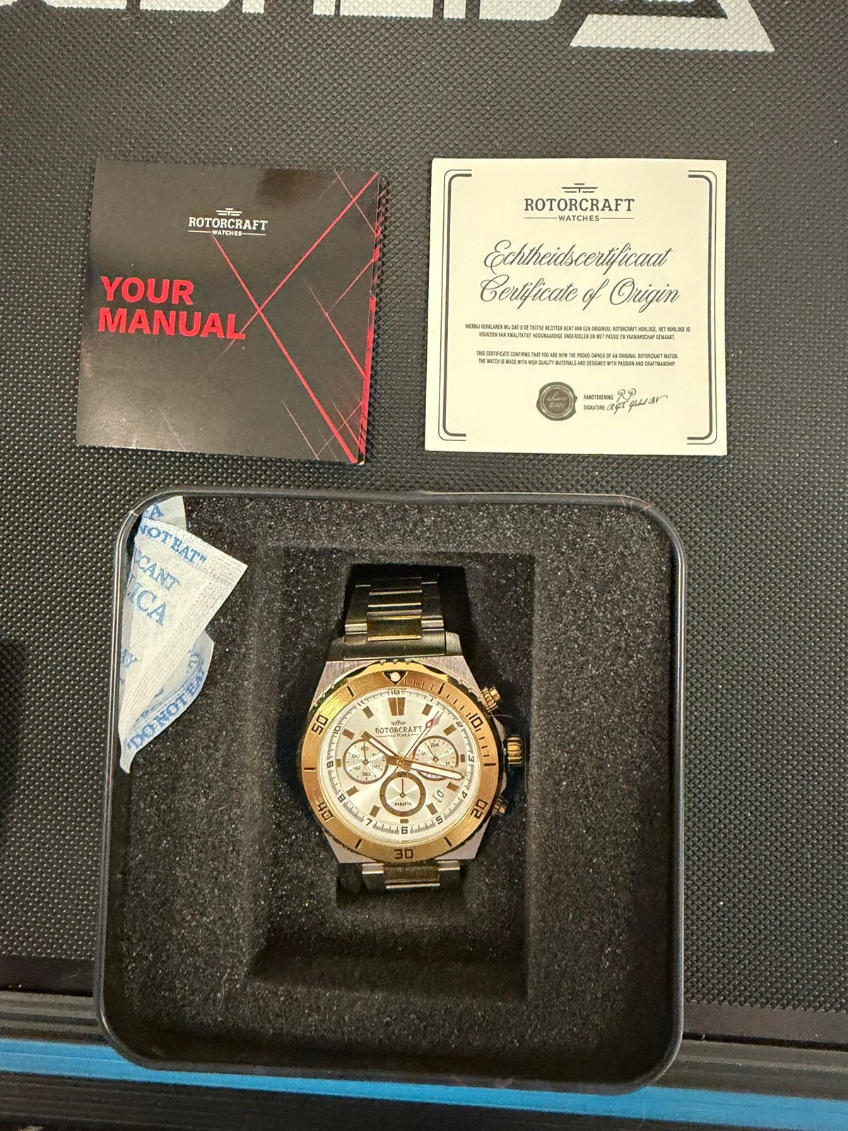 Giravion Robusto RC6602 Chrono - Bicolore | Comme neuf, Bijoux, Sacs & Beauté, Montre-bracelet, Autres marques, Enlèvement ou Envoi