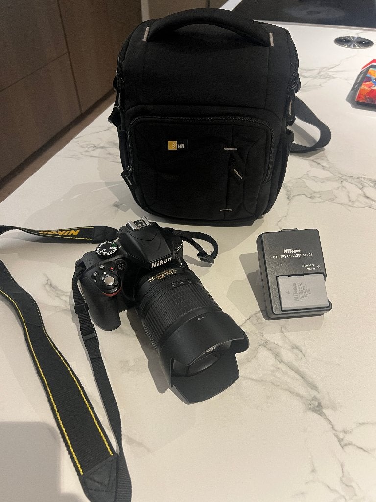 Nikon D3300 + AF-S Nikkor 18-105mm + tas, Enlèvement ou Envoi, Comme neuf, 24 mégapixels, Stabilisation d'image