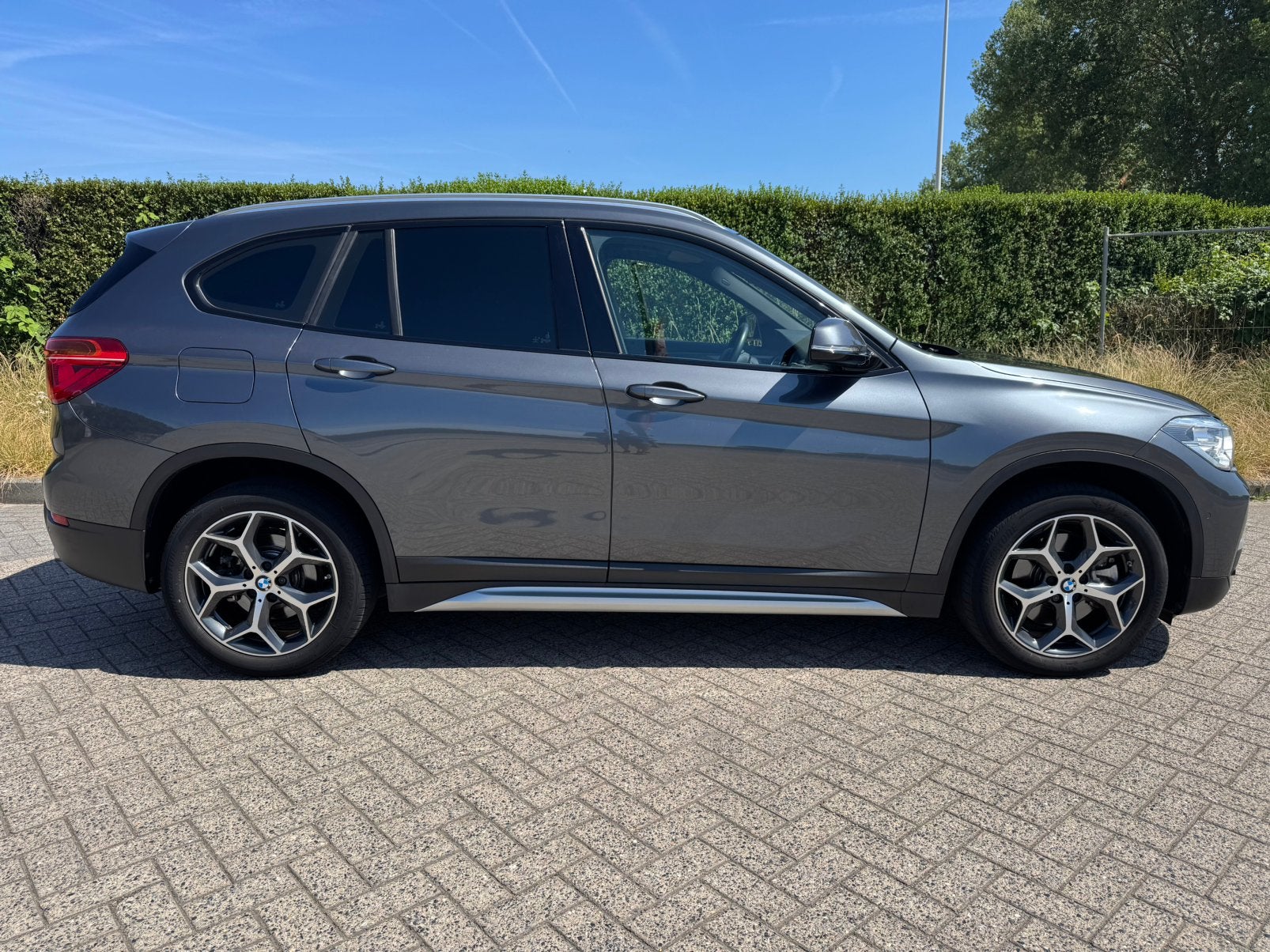 BMW X1 2.0i sDrive - 192pk - 47442km - veel opties, Autos, Argent ou Gris, Achat, Euro 6, Noir