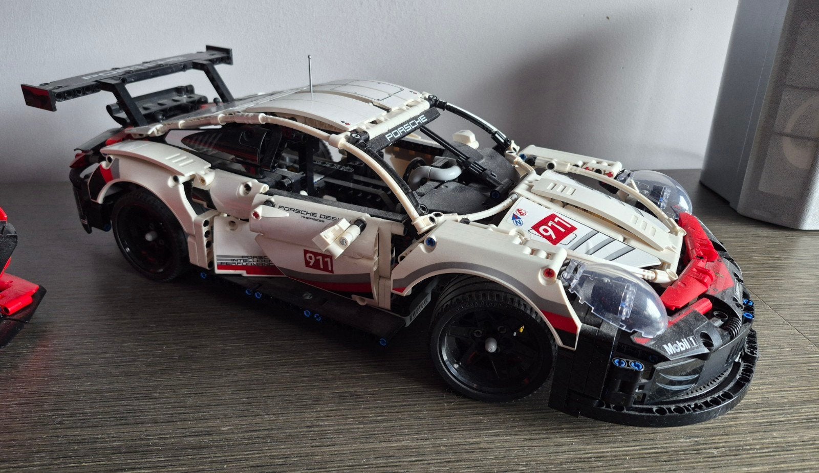Porsche en Ferrari, Ophalen of Verzenden, Zo goed als nieuw