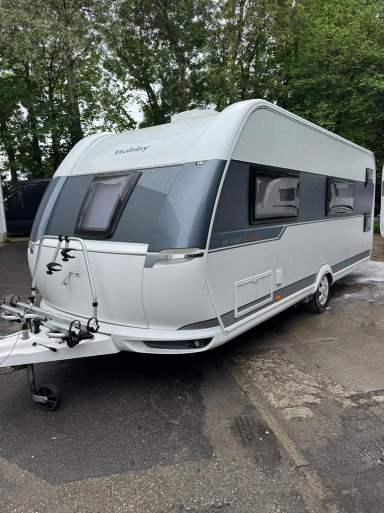 Hobby 560 kmfe de luxe edition, Stapelbed, Hobby, Airco, Particulier