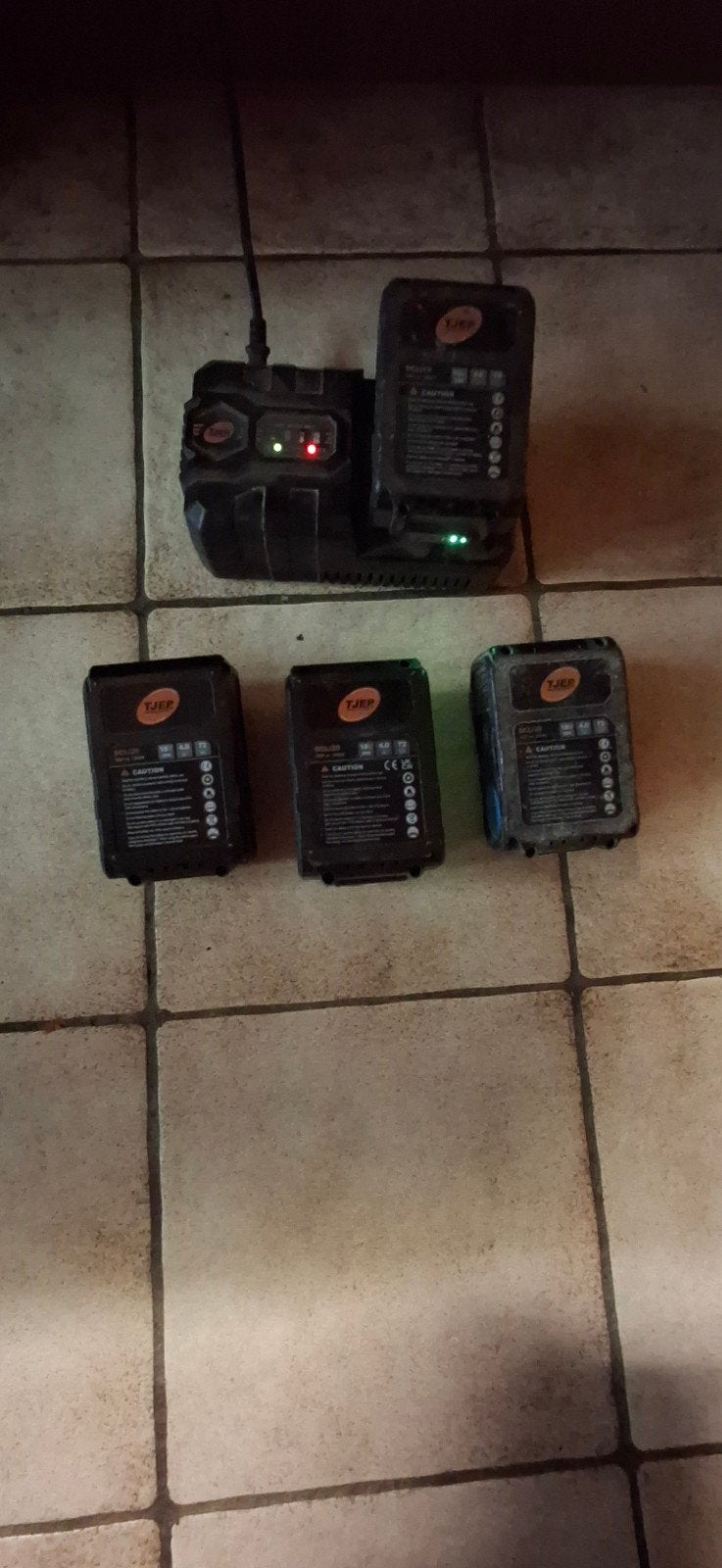 6accus 4ah met lader merk tjep, Ophalen of Verzenden