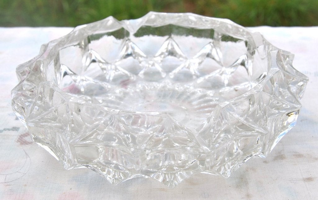 cendrier rond de 20 cm en verre moulé, Verzamelen, Rookartikelen, Aanstekers en Luciferdoosjes, Ophalen of Verzenden, Zo goed als nieuw