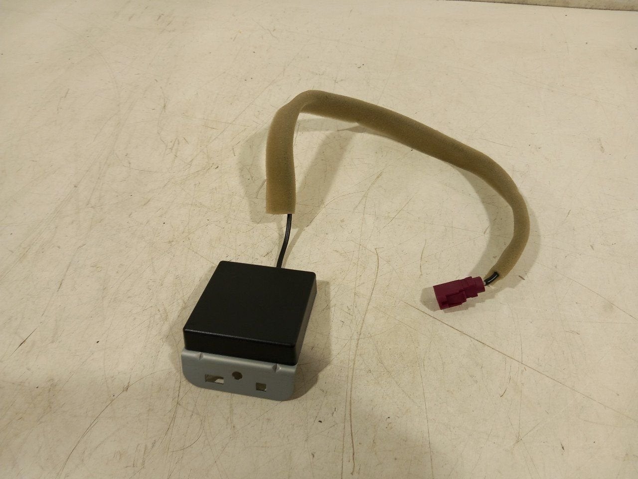 Antenne versterker Renault Clio, Autos : Divers, Autoradios, Enlèvement ou Envoi, Van der Ven Autorecycling B.V., Onderdelen@venauto.nl