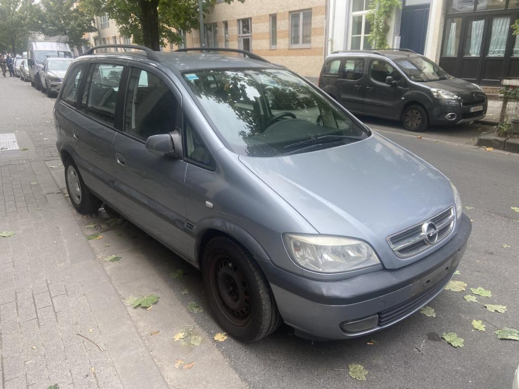 opel zafira essence 7 places, Argent ou Gris, Entreprise, 7 places, Noir