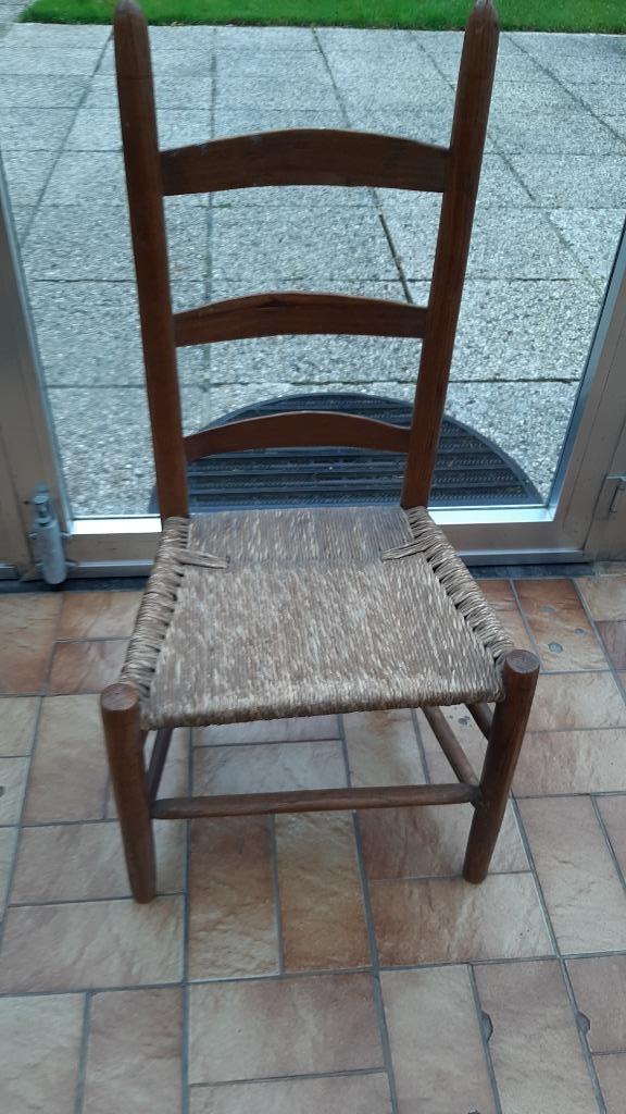 oude stoel stoeltje met gevlochten zitting, Ophalen, Gebruikt