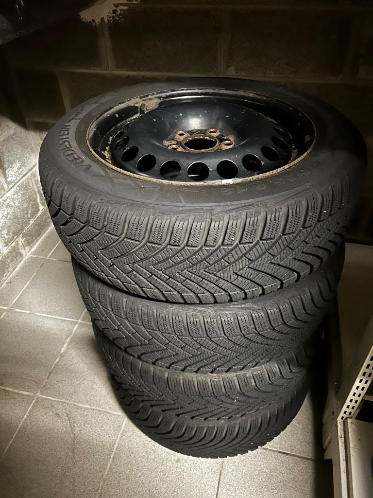 4 Pneus hiver Mercedes Classe B neuf 205/55 R16, Auto-onderdelen, Banden en Velgen, Ophalen, 16 inch, Banden en Velgen, Nieuw