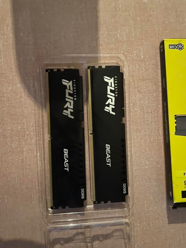 16gb ddr5 ram fury, Computers en Software, RAM geheugen, Ophalen of Verzenden, Zo goed als nieuw, DDR5