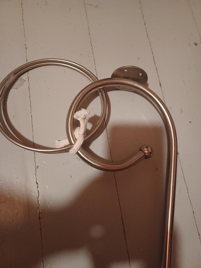 Stang voor hemelbed, Ophalen