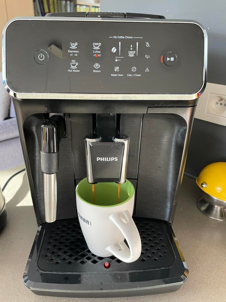 Philips 2200 series, Electroménager, Cafetières, Utilisé, Café moulu, Café en grains, Machine à espresso, 2 à 4 tasses, Réservoir d'eau amovible