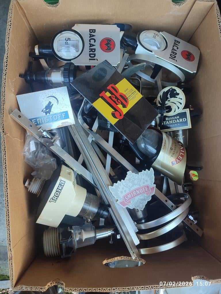 Accessoires pour bouteilles d'alcool à suspendre., Enlèvement, Utilisé, Ustensile