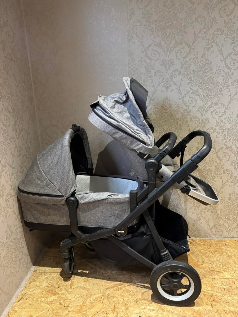 Thule sleek donkergrijs, Zo goed als nieuw, Combiwagen, Verstelbare duwstang, Ophalen